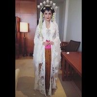 Kebaya pengantin Titi Rajo Bintang. Foto: Dok. Instagram