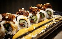 Sambal Hingga Gudeg, Bisa Lho Jadi Paduan Sushi dengan Rasa Lokal!