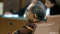 Majelis hakim menyatakan Charles telah menyalahgunakan jabatannya sebagai anggota Komisi IX dan Banggar DPR untuk meloloskan permintaan Ditjen P2KTrans Kemenakertrans untuk menambah anggaran dana optimalisasi TA 2014. Hakim juga menyebut Charles menerima duit suap Rp 9,75 miliar.