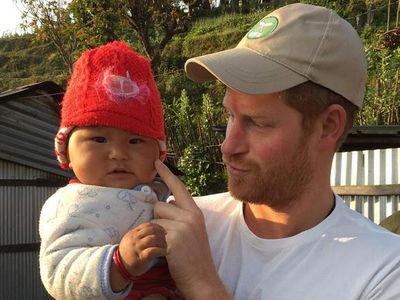 Foto: So Sweet! Pangeran Harry Ternyata Kebapakan Banget, Lho