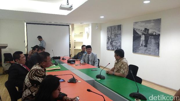 Jimly Harap Hubungan DPR vs KPK Diredakan