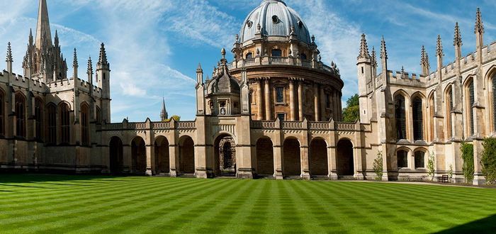 Deretan Universitas yang Bangunannya Keren, Pemandangannya