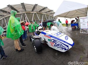 Mahasiswa Yogya Siap Balapan dengan Mobil Formula Buatan Sendiri