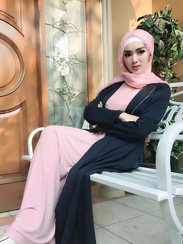 Tiara Dewi mantan istri Lucky Hakim. 