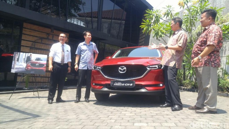 Mazda CX-5 di Semarang. Foto: Angling Adhitya Purbaya Mazda CX-5 di Semarang. Foto: Angling Adhitya Purbaya