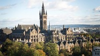 University of Glasgow di Skotlandia ini memang sangat memukau mata. Sebabnya, bangunan klasik ini mirip seperti di film Harry Potter yang keren. Detail bangunannya pun sangat indah dan menawan (thestudentroom.co.uk)