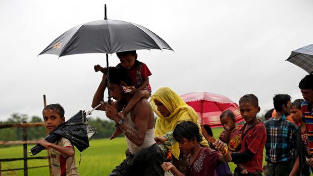 Pengungsi Rohingya menyeberang perbatasan Myanmar-Bangladesh