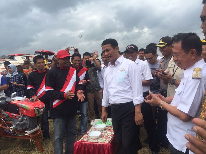 Foto: Mentan Amran Sulaiman di Kabupaten Wajo (Dok. Kementan) Foto: Mentan Amran Sulaiman di Kabupaten Wajo (Dok. Kementan)