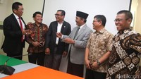 Ketua Pansus Angket Agun Gunandjar mengaku ingin meminta pandangan dan pemikiran Jimly soal kebijakan pemberantasan korupsi.