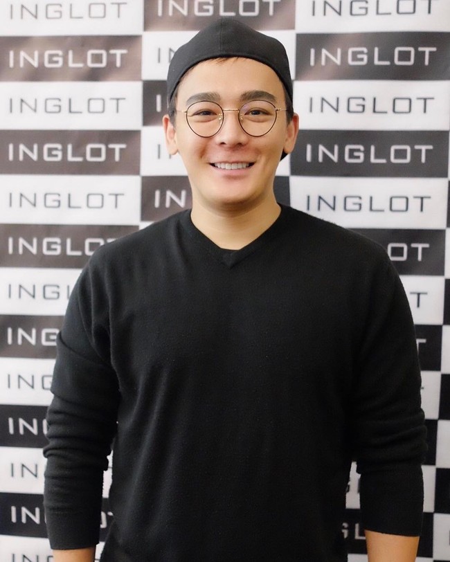 Andy Chun menjadi makeup artist yang dipercaya merias Laudya Cynthia Bella saat menikah nanti. Ia juga kerap jadi langganan selebriti seperti Dian Sastrowardoyo, Melly Goeslaw dan Chelsea Olivia. Foto: Instagram