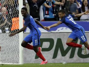 Presiden Barca Masih Percaya Dembele Lebih Baik daripada Mbappe