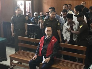 Henry J Gunawan Jalani Sidang, Tolak Borgol dan Rompi Tahanan
