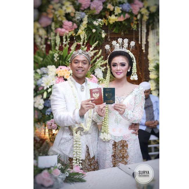 Kebaya pengantin Sheza Idris. Foto: Dok. Instagram