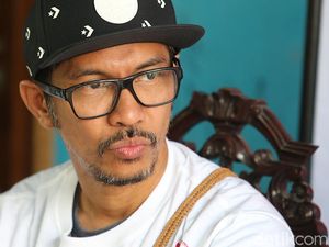 Momen Ridho Slank Dapat Kejutan Ultah di Panggung Synchronize 2023