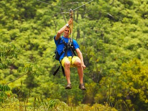 Flying Fox Seru di Bogor Buat Libur Akhir Pekan