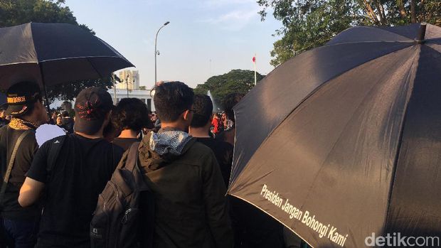Aksi Kamisan 13 tahun kematian aktivis HAM, Munir Said Thalib.