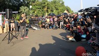 Rio Dewanto menuturkan rakyat menginginkan Indonesia yang adil dan beradab. Rio berharap Jokowi melaksanakan janjinya menuntaskan kasus-kasus HAM.