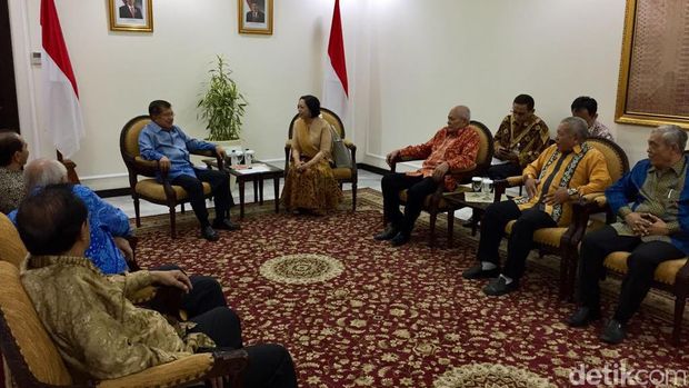 Pimpinan The Adam Malik Center, Atarini Adam Malik menemui Wapres Jusuf Kalla.