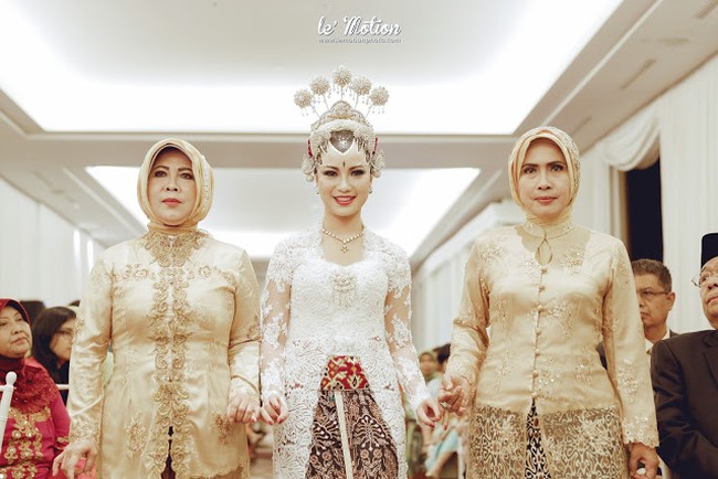 Kebaya pengantin Chacha Frederica. Foto: Dok. Instagram