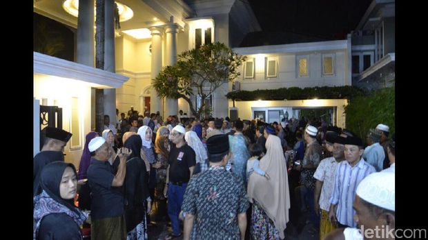 Suasana rumah duka Wali Kota Pekalongan.