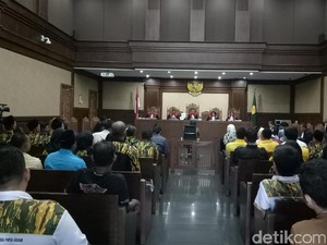 Istri Tak Mau Fahd Dieksekusi ke Sukamiskin