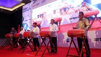 Gubernur Sulsel Syahrul Yasin Limpo membuka acara Indonesia water and wastewater expo and forum (IWWEF) ke-7 tahun 2017 di hotel Sheraton, Makassar. IWWEF membahas persoalan air yang sangat dibutuhkan masyarakat untuk kehidupan. Menurut Gubernur, air yang bersih dan sehat membuat masyarakat peduli dan sadar akan pentingnya kesehatan dan mengurangi pengobatan. Foto: dok. Humas Sulsel