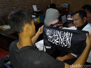 Takut Ditilang, 2 Peserta Aksi Rohingya Tabrak Polisi di Boyolali
