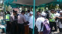 Ratusan orang sudah berdatangan di Masjid An Nuur Magelang (Pertiwi/detikcom)