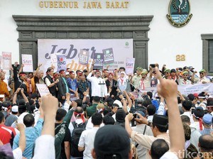 Gubernur Aher Pimpin Long March Jabar Peduli Rohingya