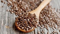 Flax seed atau biji rami mengandung asam lemak omega 3 dan protein. Konsumsi bijian ini bisa bikin kulit kinclong. Tambahkan flax seed pada salad atau sandwich agar lebih enak. Foto: Istimewa