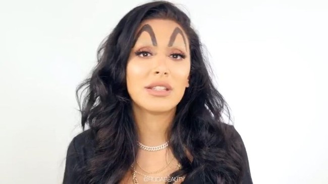 Alis McDonalds memang dibentuk mirip seperti logo makanan cepat saji McDonalds. Alis ini turut dipopulerkan oleh Huda Beauty melalui akun Instagramnya. Foto: Instagram/@hudabeauty