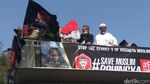 Aksi Jonru Panas-panasan Bela Rohingya di Kedubes Myanmar