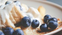 Yogurt bukan hanya bisa menyehatkan usus. Rajin konsumsi yogurt mampu melembabkan kulit sekaligus menguatkan kuku karena kandungan biotin-nya yang tinggi.  Foto: Istimewa