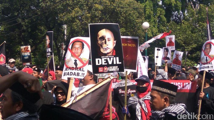 Bareng Bang Japar, Jonru Ikut Aksi Bela Rohingya di Kedubes Myanmar