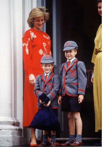 Foto: Bedanya Pangeran William dan Pangeran George di Hari Pertama Sekolah