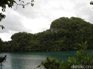 Mengintip Keindahan Pulau Sempu, Surga Tersembunyi yang Dilindungi