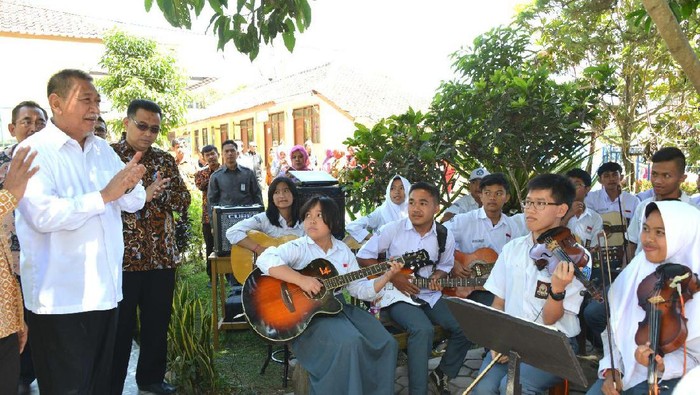 Jabar Butuh 5.000 Ruang Kelas Baru untuk SMA/SMK