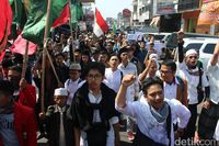 Ribuan Warga Garut Gelar Aksi Bela Rohingya