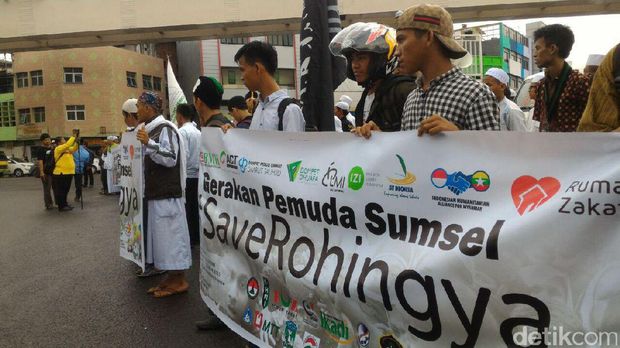  Aksi bela Rohingya di Palembang, Sumsel, Jumat (8/9/2017)