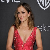 Minka Kelly adalah aktris cantik asal Amerika yang merupakan putri dari mantan gitaris band rock Aerosmith bernama Rick Dufay. Foto: Getty Images