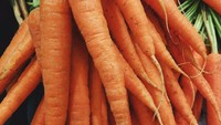  Bukan hanya baik untuk mata, wortel punya vitamin C yang bantu produksi kolagen dalam tubuh. Kolagen adalah jenis protein yang membantu cegah kerut dan memperlambat proses penuaan. Foto: Istimewa