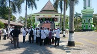 akses menuju masjid ini sudah ditutup untuk kendaraan sejak radius 500 meter (Pertiwi/detikcom)