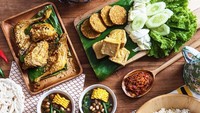 Opah Mami yang berada di The Promenade lantai Basement 2 ini punya sajian nasi liwet enak. Nasi liwetnya dipadukan dengan ikan peda serta teri sehingga gurih. Makin mantap ditambah dengan aneka lauk enak seperti ayam goreng, tahu, tempe yang dicocol dengan lalap dan sambal pedas hingga sayur asem. Foto: Istimewa