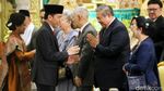 Foto: Jokowi dan SBY Bertemu di Pernikahan Putri OSO