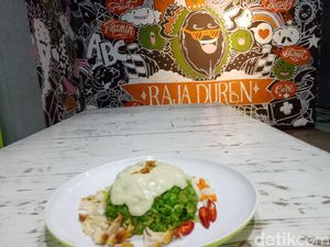 Anda Penikmat Durian, Cobain Menu di Raja Duren Yuk!