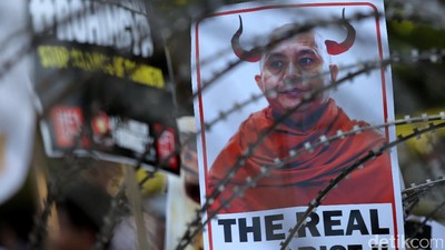 Aksi Tolak Kekerasan Rohingya di Kedubes Myanmar
