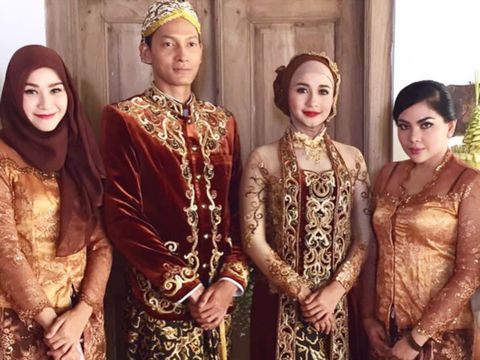 Nikah Hari Ini, Intip 4 Momen Laudya Cynthia Bella Pakai Kebaya Pengantin