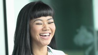 Yura Yunita mengatakan, masih akan ada nama-nama yang sebelumnya terlibat di album pertamanya yang kembali membantunya menggarap albumnya kini. Foto: Asep Syaifullah/detikHOT