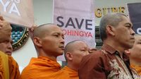 Umat Buddha Ikut Aksi Peduli Rohingya di Bandung