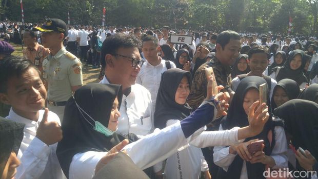 Mendagri Lepas 6.500 Mahasiswa Unnes untuk Dilatih Bela Negara